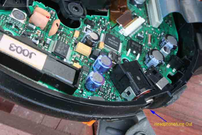 A closer look at a portion of the Panasonic SW967's circuit board. A reason why the stock unit features decent audio is the use of higher-quality capacitors: the SW967 uses Panasonic's own as well as Nichicon.
